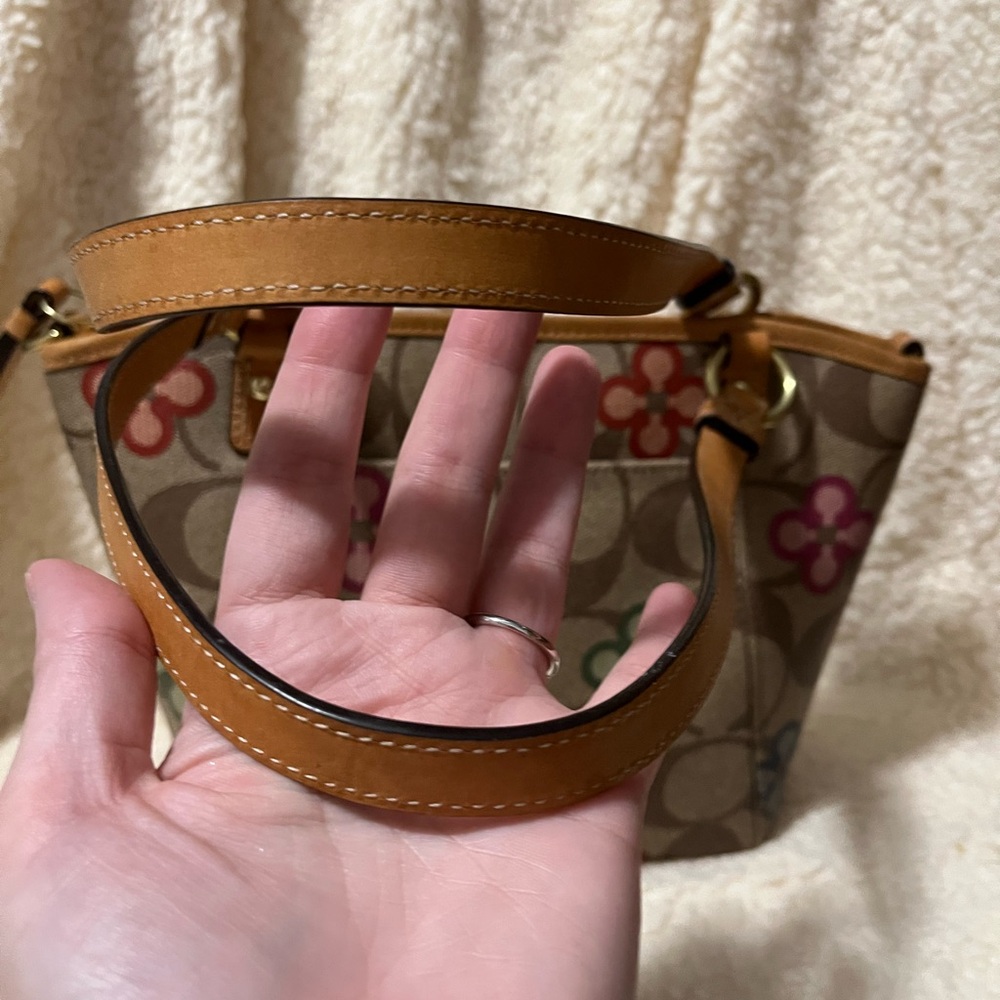 Coach Peyton Clover Bag - Picture 10 of 11